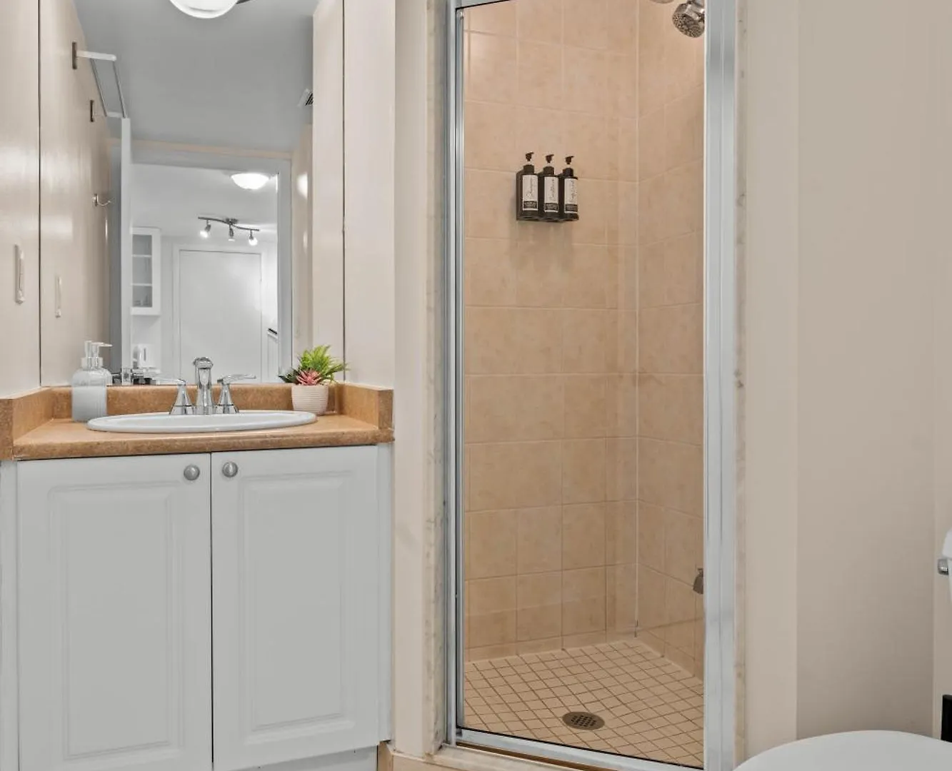 Modern 2Br Downtown Condo, Lakeshore, Exhibition Place, Fort York Toronto 0*,