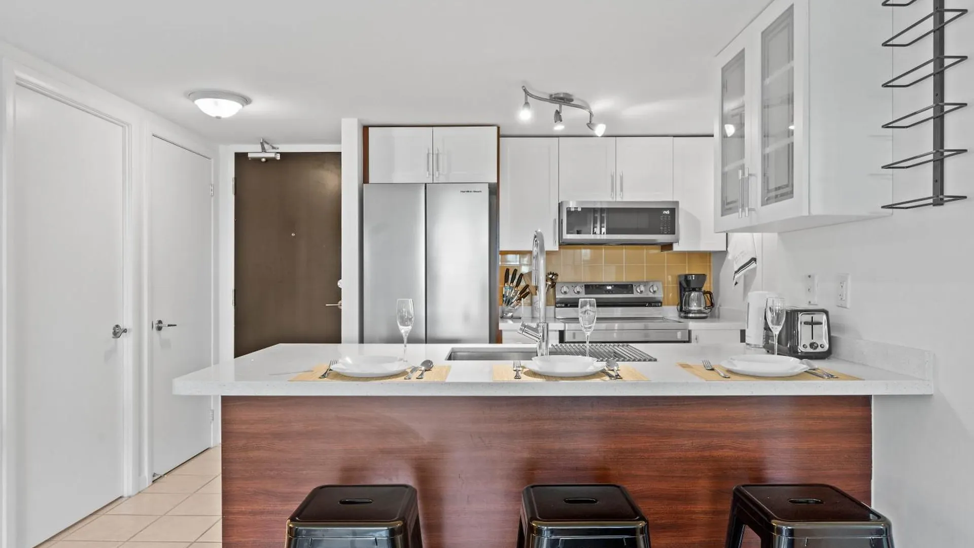 Apartment Modern 2Br Downtown Condo, Lakeshore, Exhibition Place, Fort York Toronto