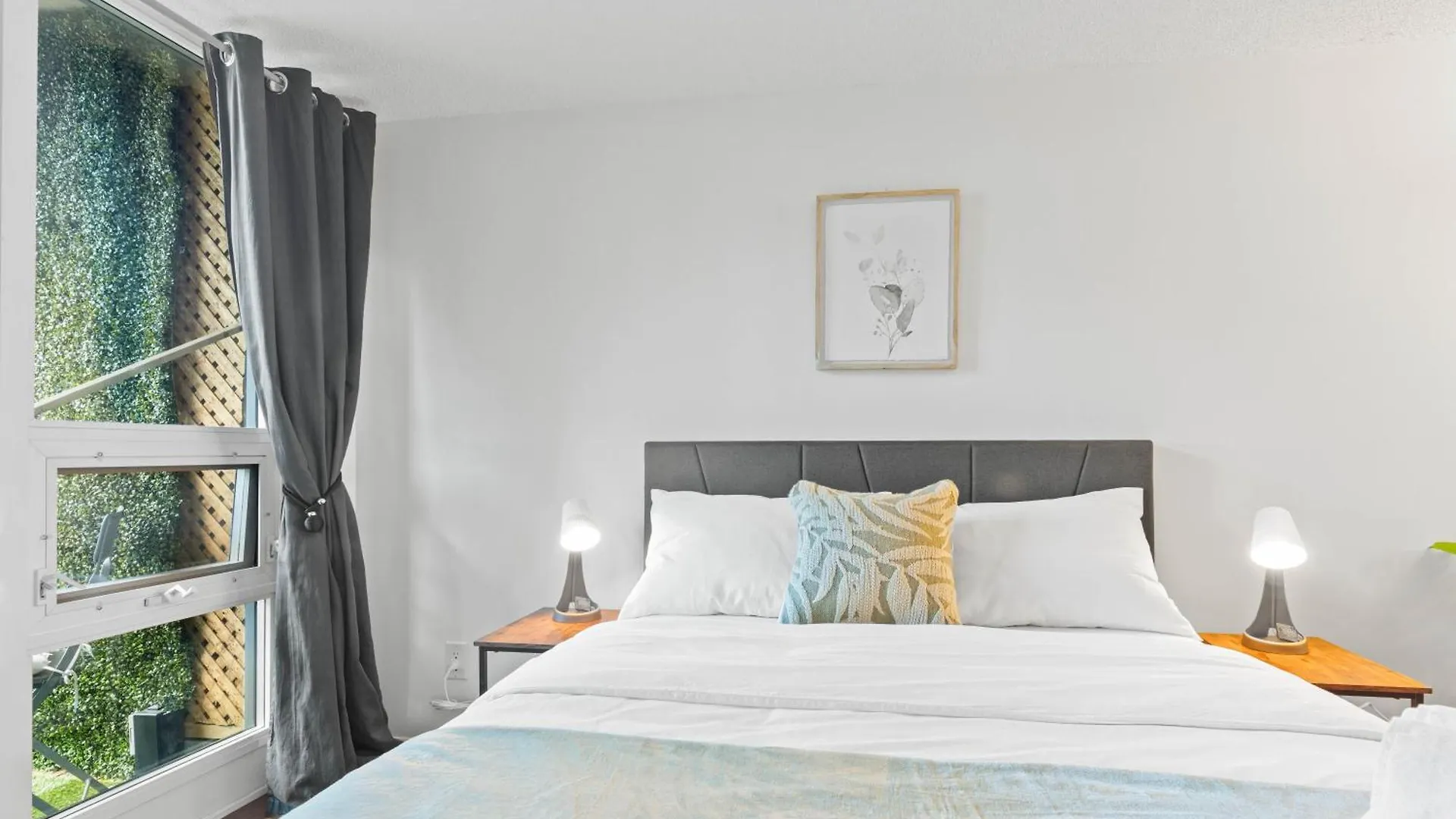 Apartment Modern 2Br Downtown Condo, Lakeshore, Exhibition Place, Fort York Toronto